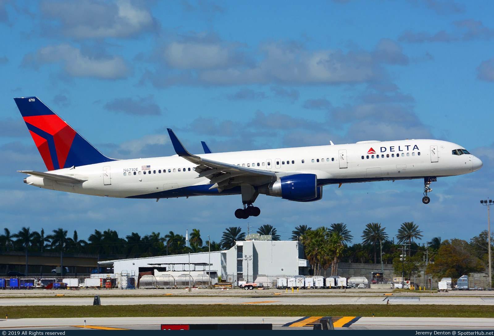 Photo of N6710E - Boeing 757-232 operated by Delta Air Lines