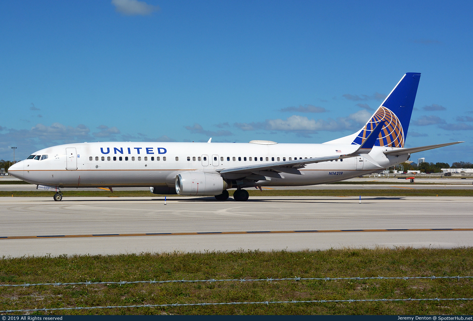 Photo of N14219 - Boeing 737-824 operated by United Airlines