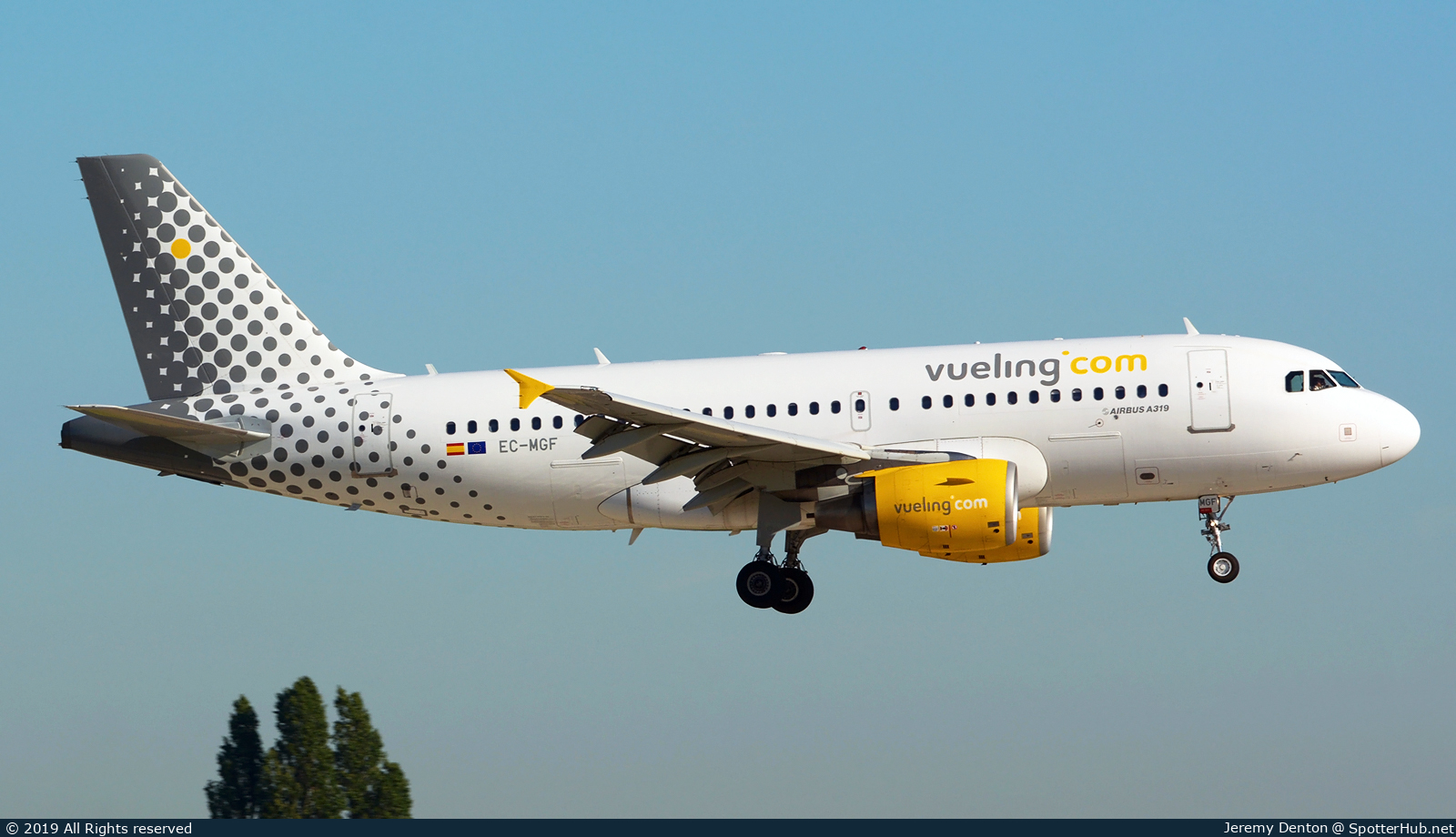 Photo of EC-MGF - Airbus A319-112 operated by Vueling