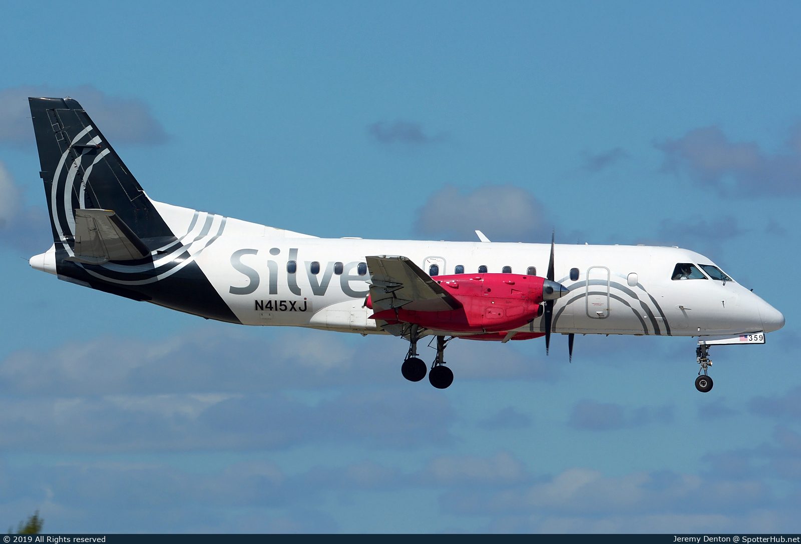 Photo of N415XJ - Saab 340B+ operated by Silver Airways