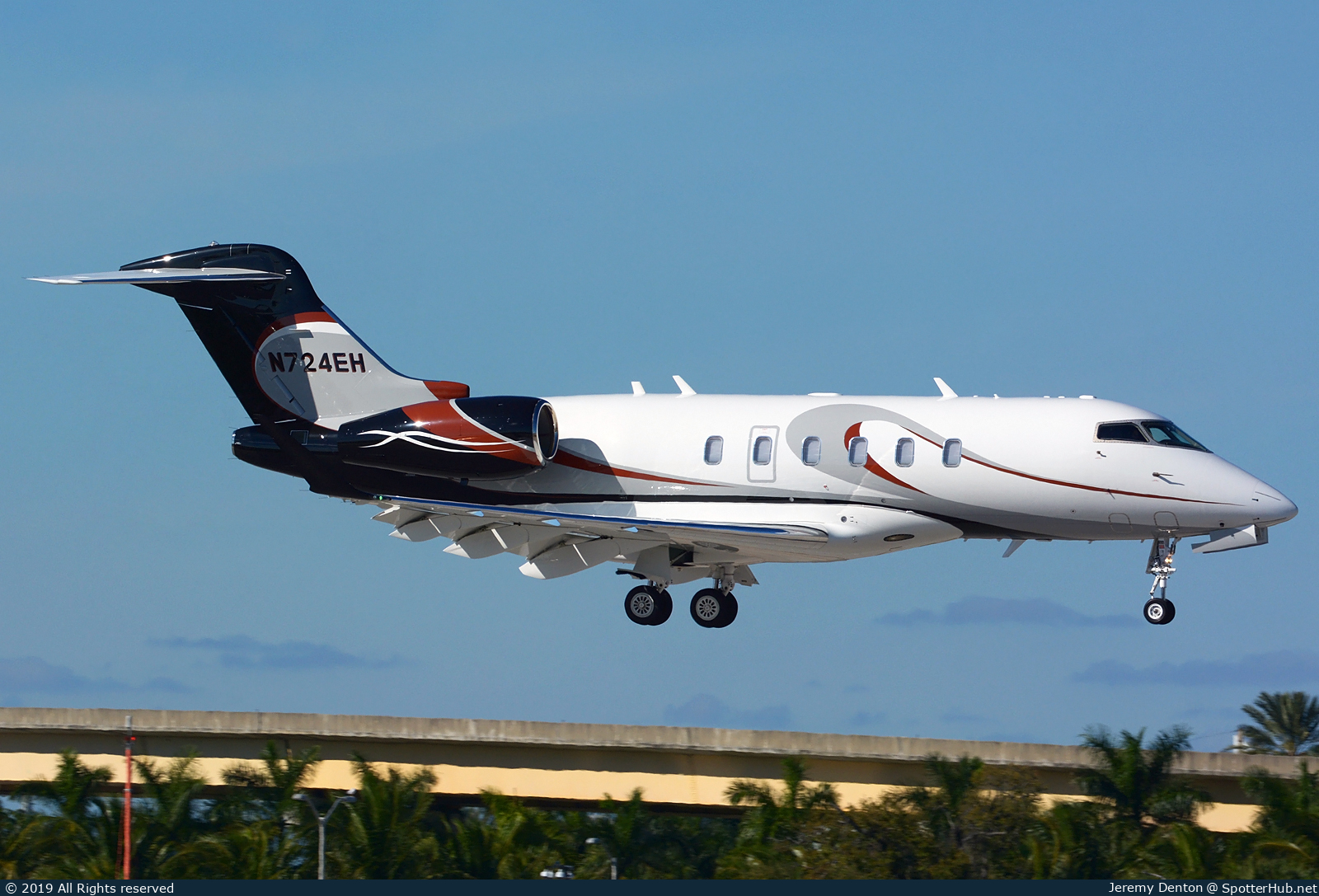 Photo of N724EH - Bombardier Challenger 350 operated by Elite Air