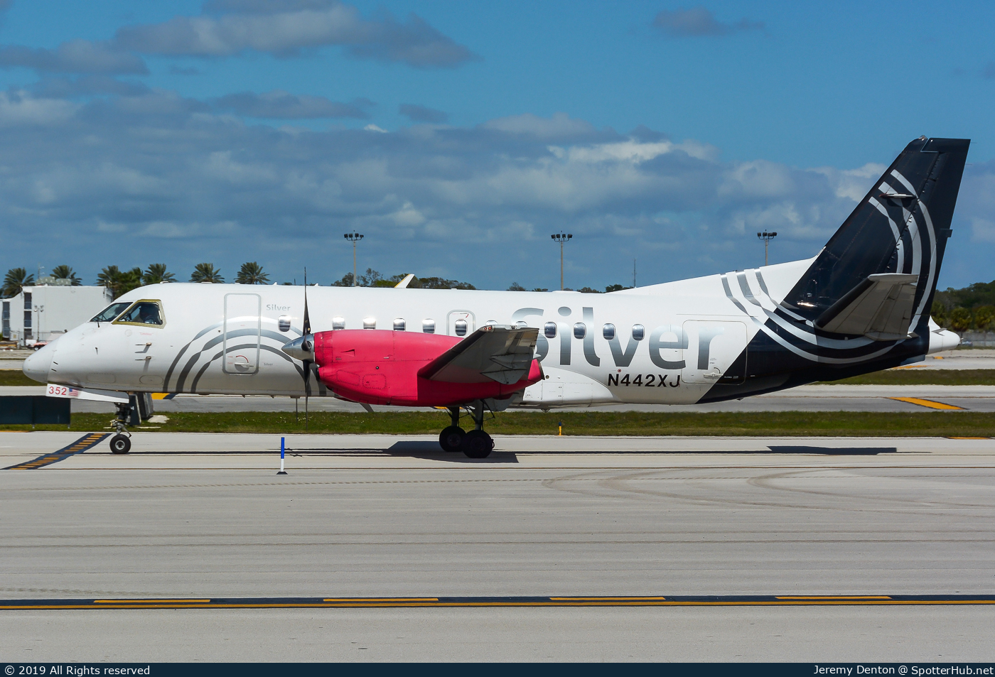 Photo of N442XJ - Saab 340B+ operated by Silver Airways