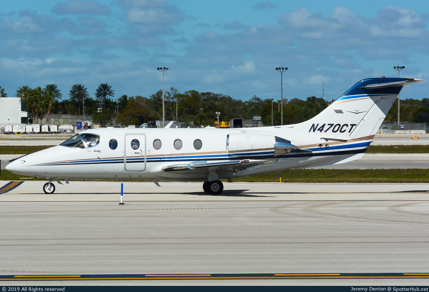 Photo of N470CT - Hawker Beechcraft 400XP operated by Travel Management Company