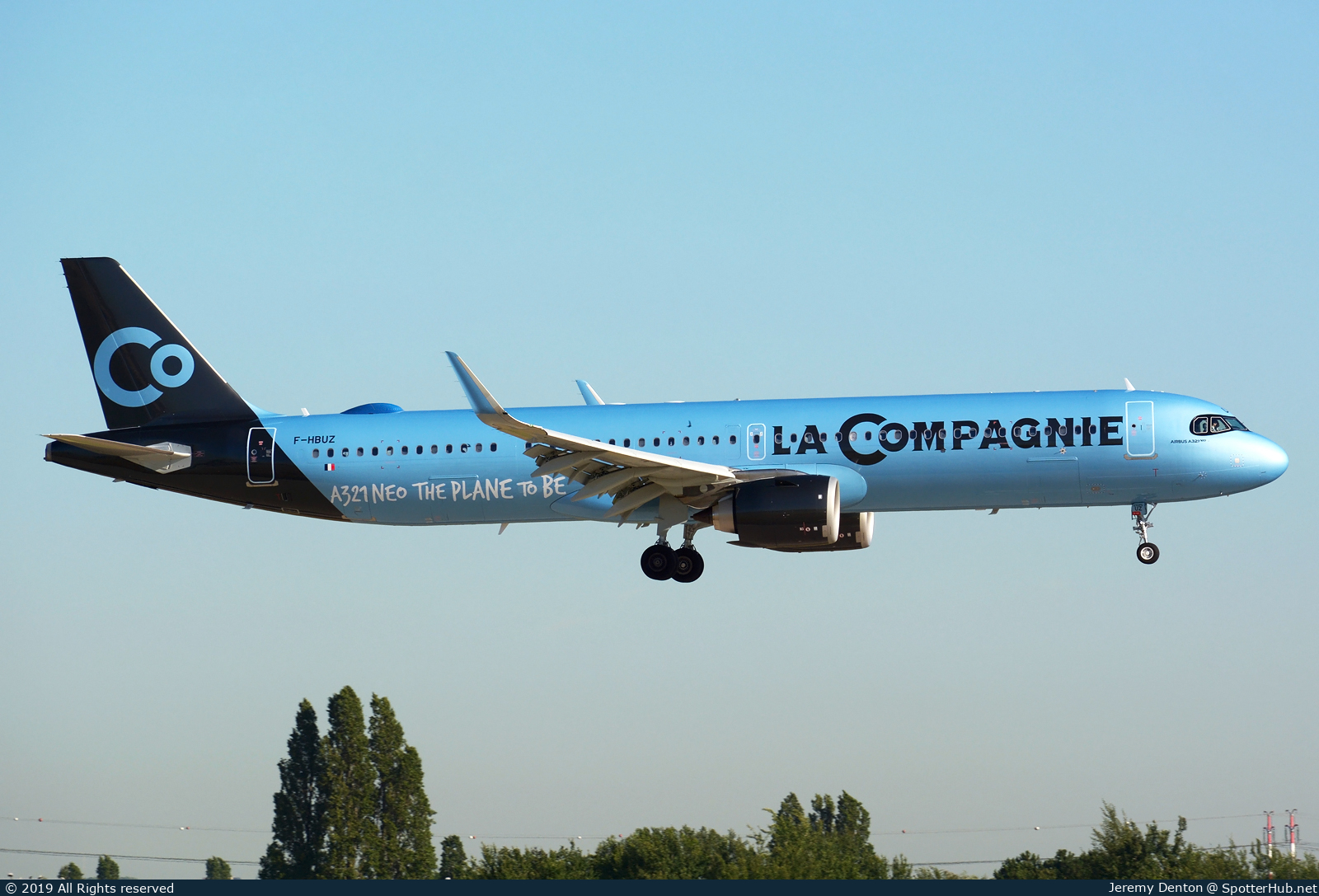 Photo of F-HBUZ - Airbus A321-252NX operated by La Compagnie
