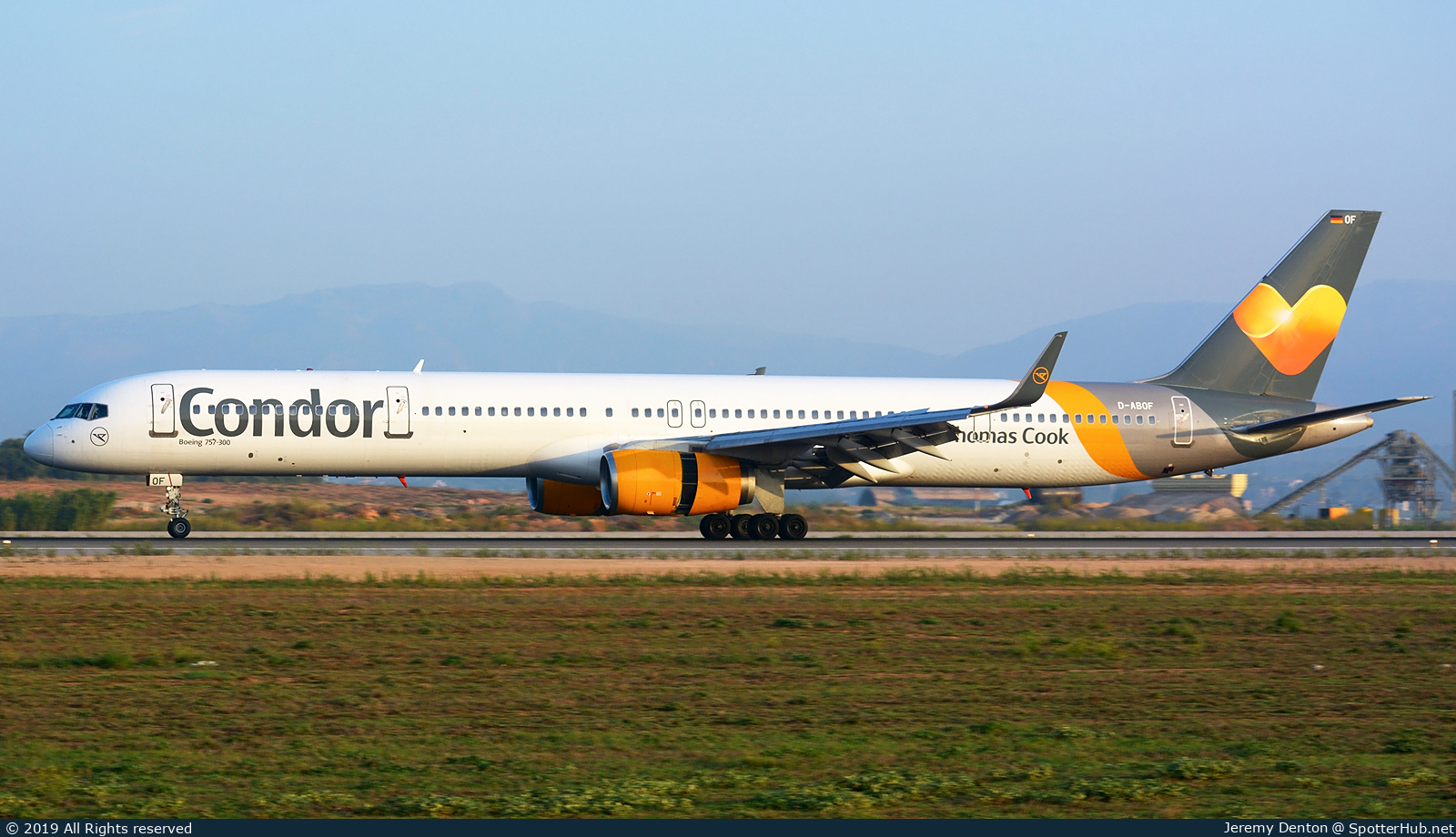 Photo of D-ABOF - Boeing 757-330 operated by Condor