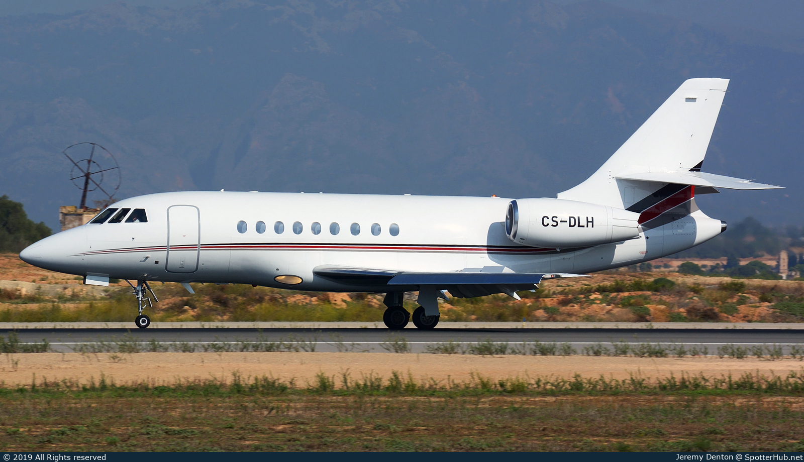 Photo of CS-DLH - Dassault Falcon 2000EX operated by NetJets Europe