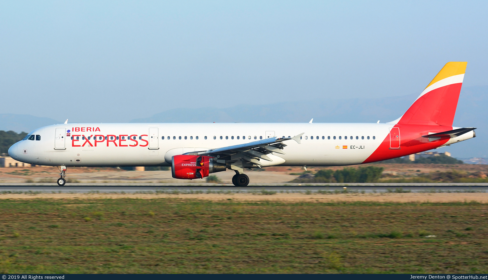 Photo of EC-JLI - Airbus A321-213 operated by Iberia Express