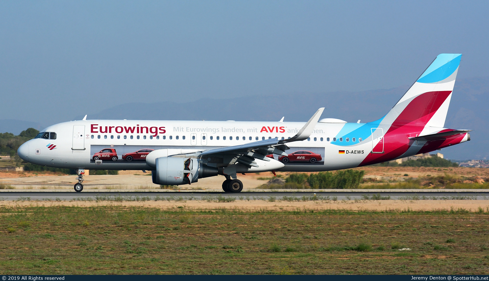 Photo of D-AEWS - Airbus A320-214 operated by Eurowings