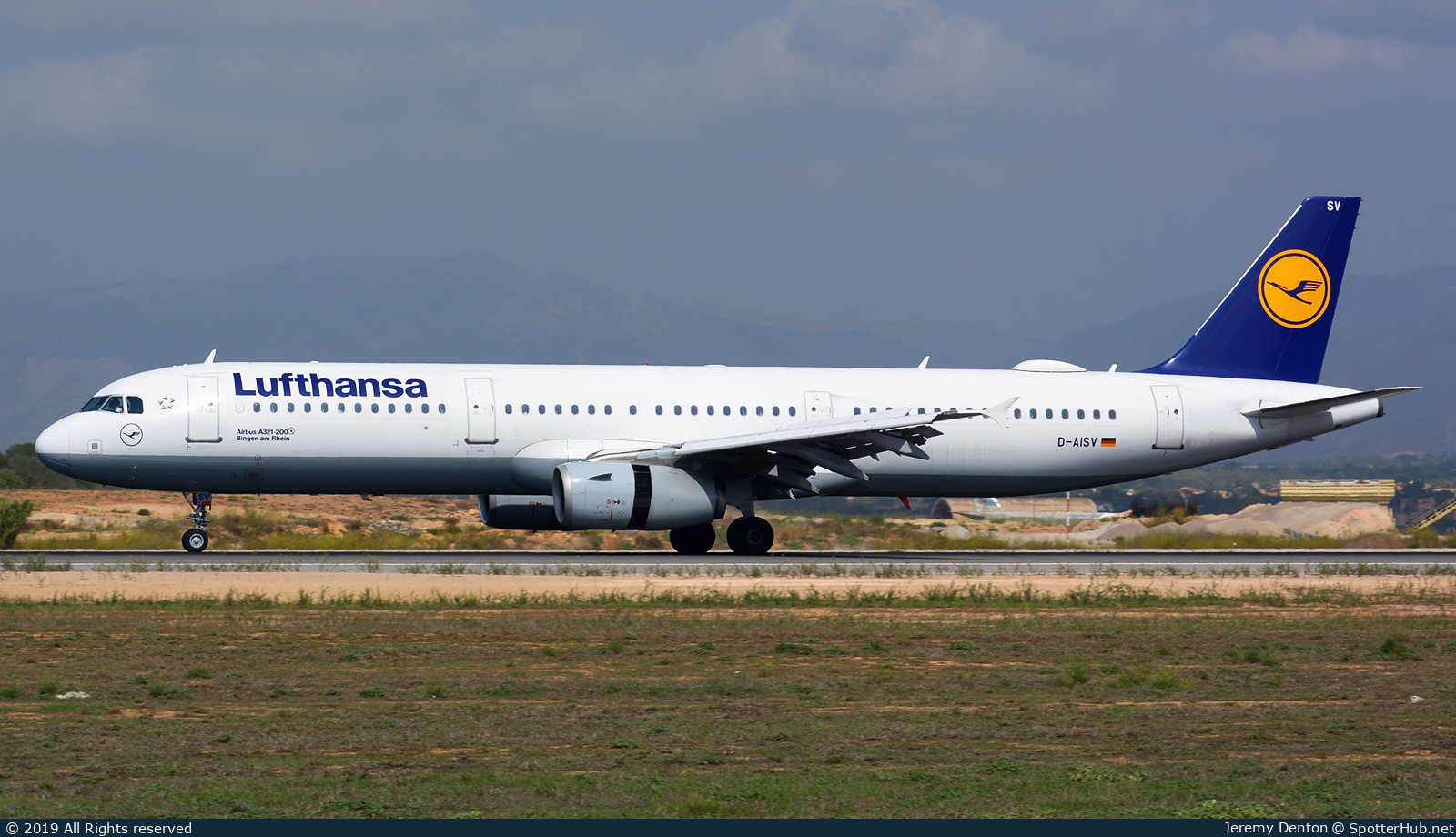 Photo of D-AISV - Airbus A321-231 operated by Lufthansa