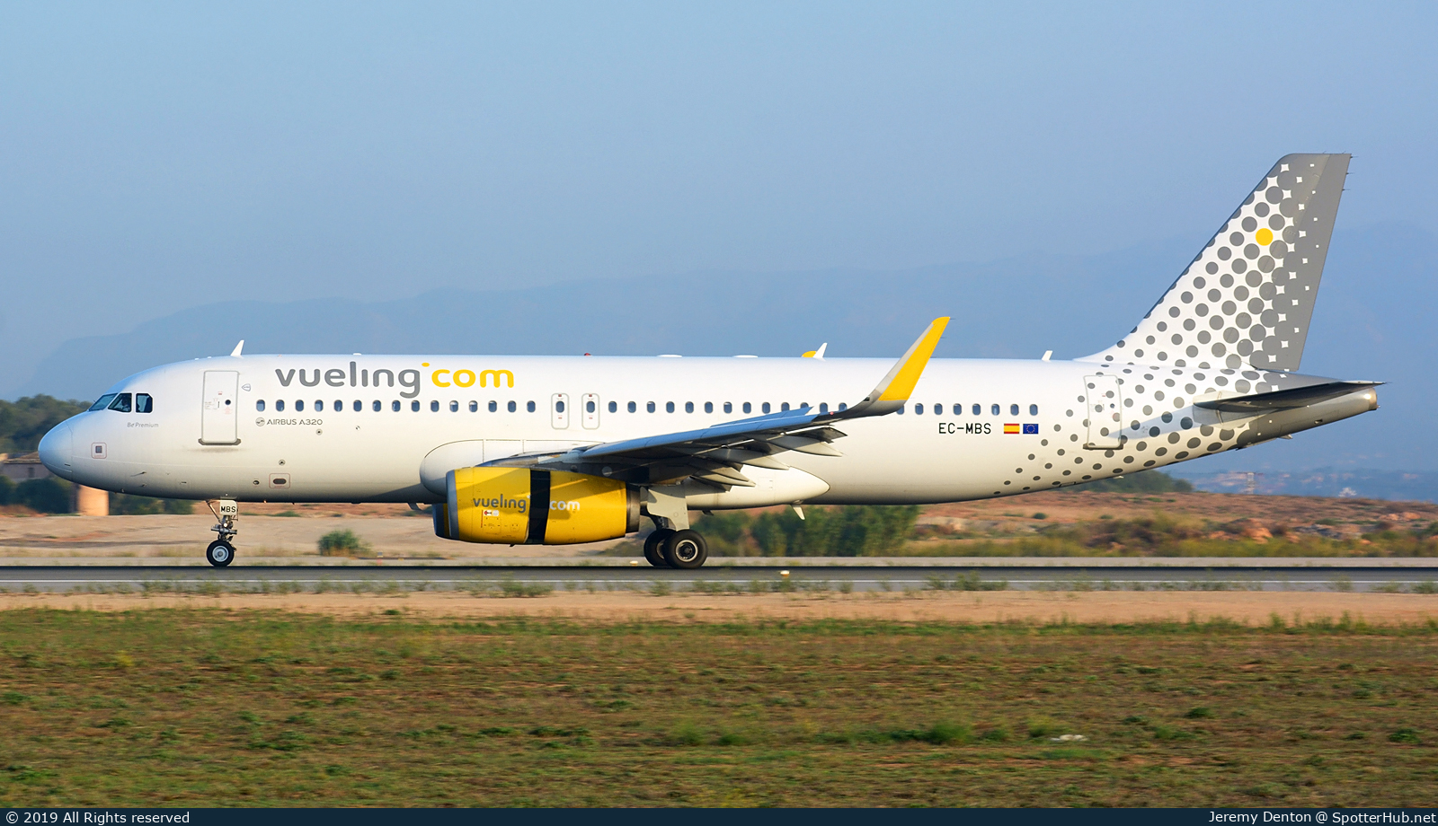 Photo of EC-MBS - Airbus A320-232 operated by Vueling