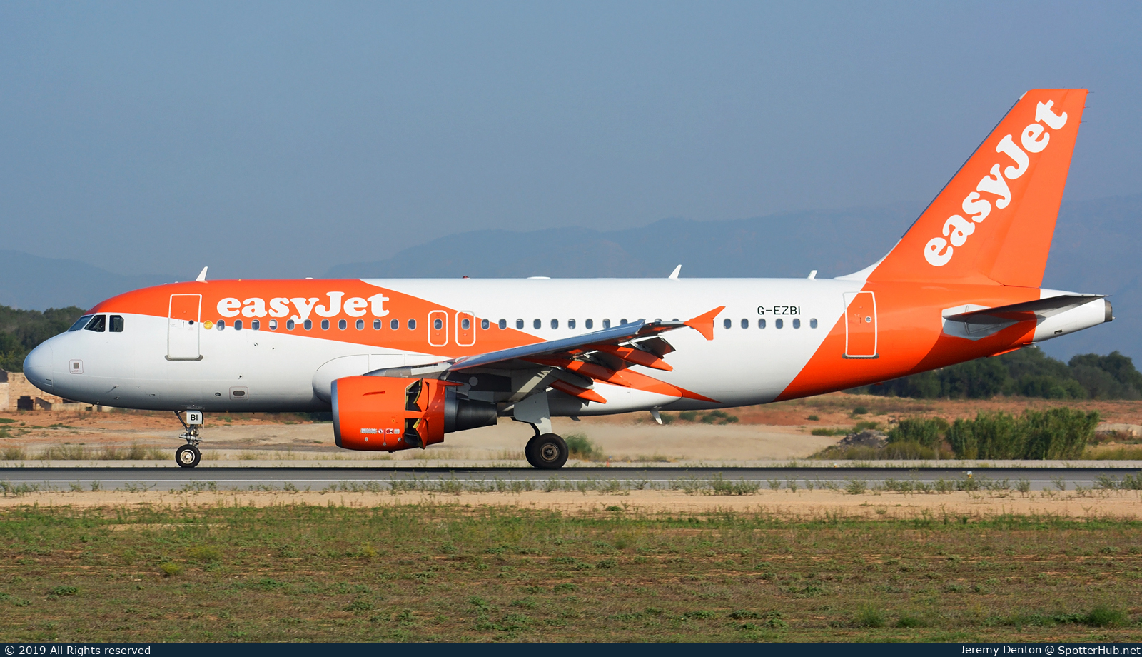 Photo of G-EZBI - Airbus A319-111 operated by easyJet