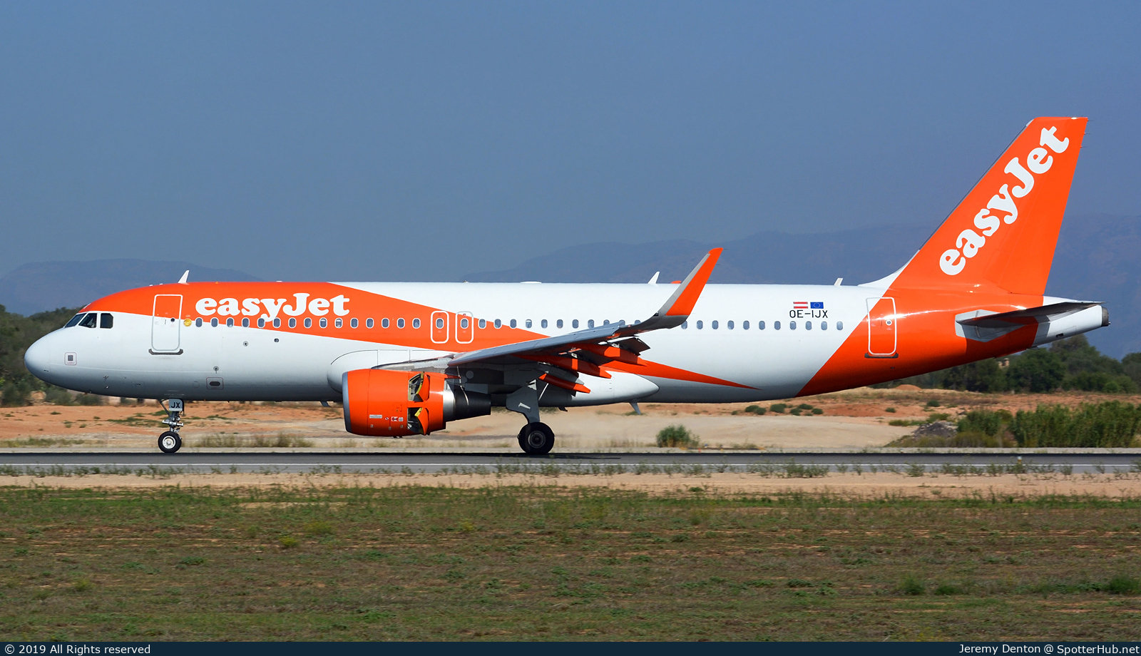 Photo of OE-IJX - Airbus A320-214 operated by easyJet Europe