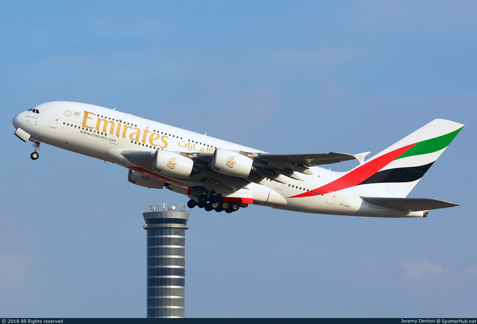 Photo of A6-EDR - Airbus A380-861 operated by Emirates