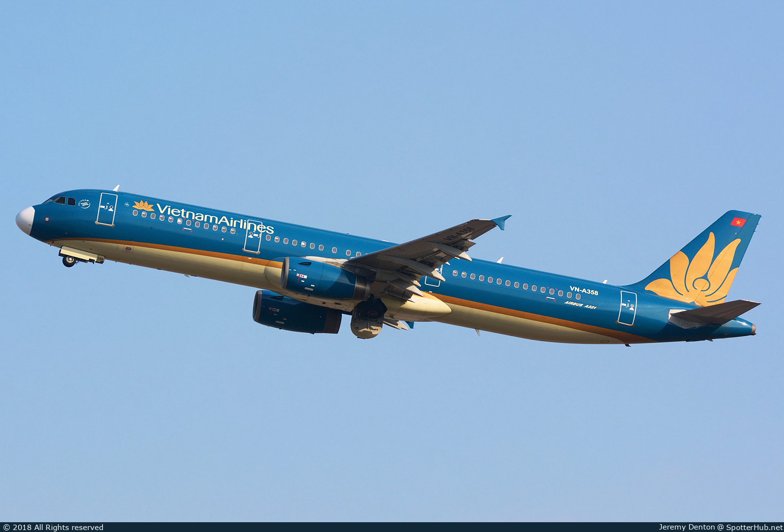Photo of VN-A358 - Airbus A321-231 operated by Vietnam Airlines
