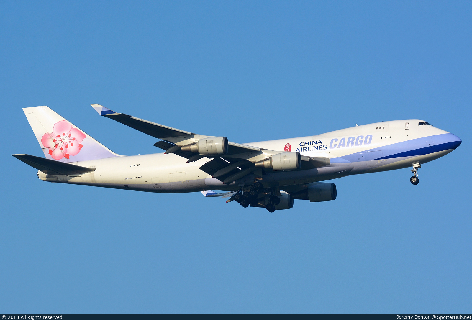 Photo of B-18719 - Boeing 747-409F operated by China Airlines Cargo