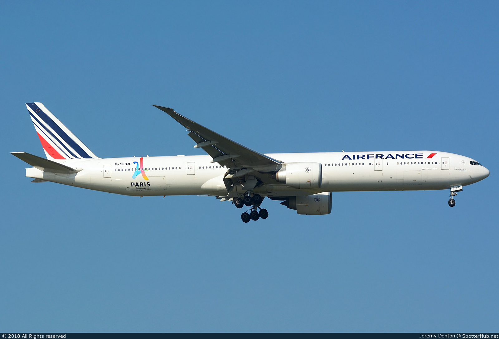 Photo of F-GZNP - Boeing 777-328(ER) operated by Air France