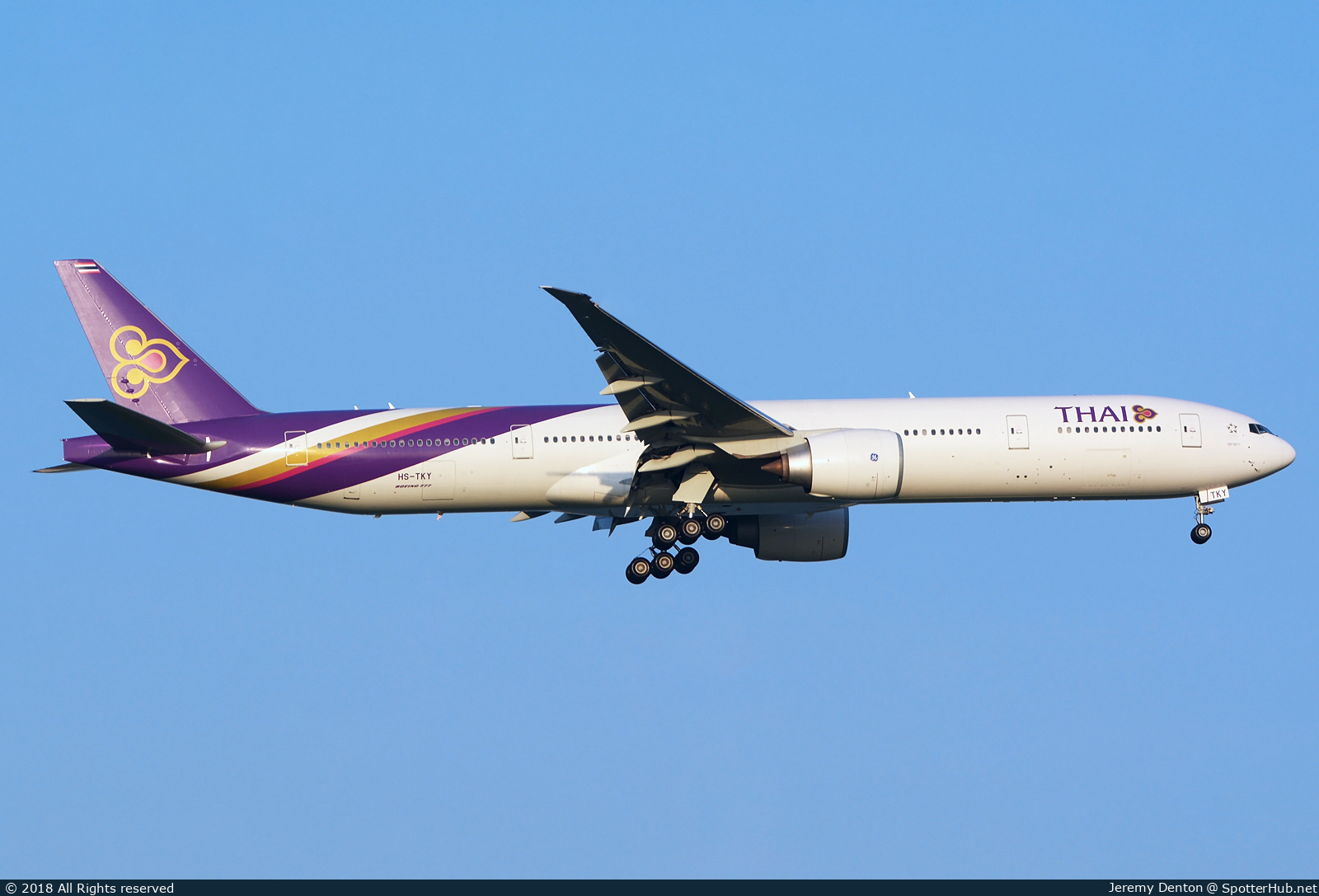 Photo of HS-TKY - Boeing 777-3D7(ER) operated by Thai Airways International