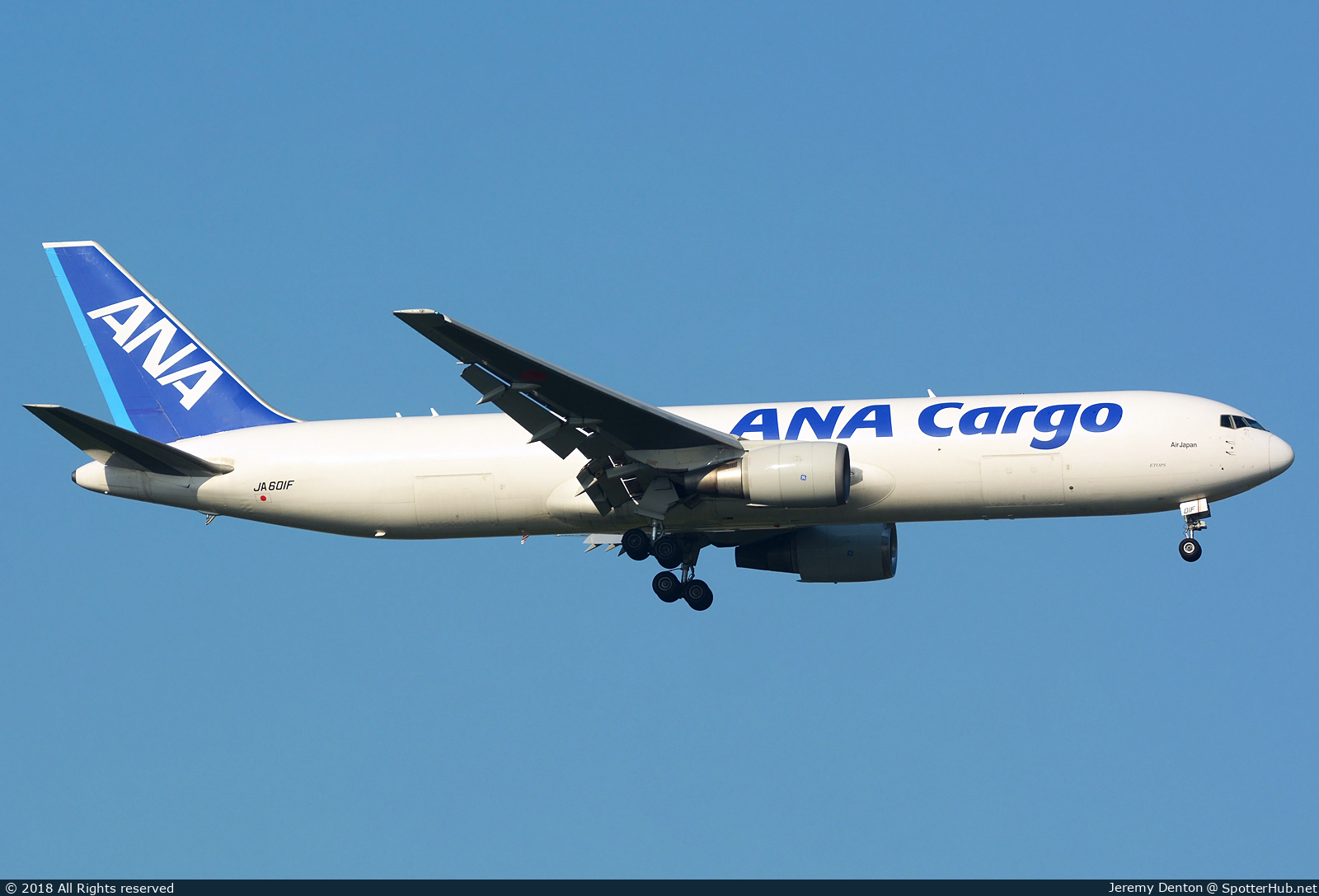 Photo of JA601F - Boeing 767-381F operated by ANA Cargo
