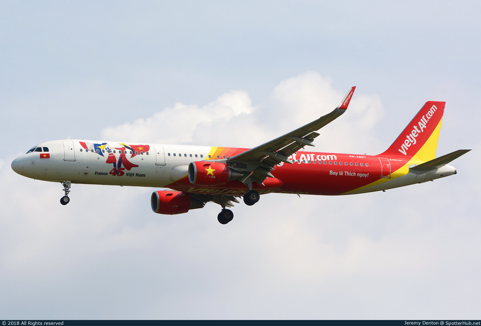 Photo of VN-A657 - Airbus A321-211 operated by VietJet Air