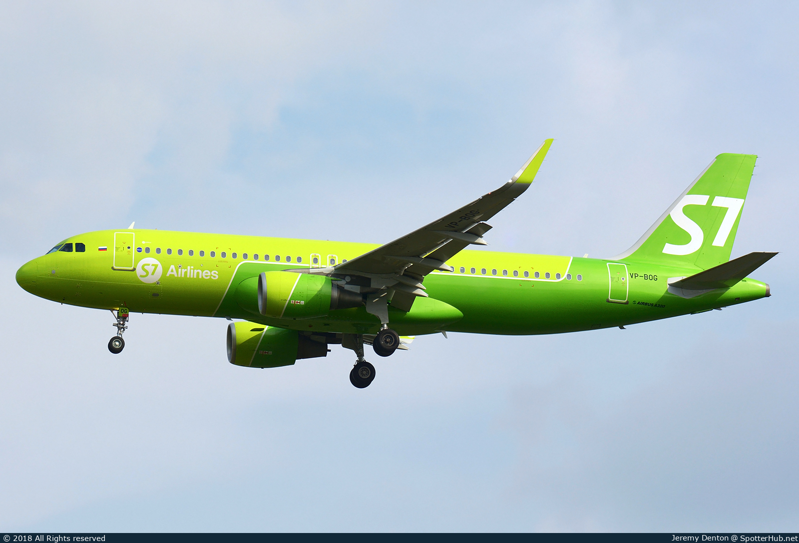 Photo of VP-BOG - Airbus A320-214 operated by S7 Airlines