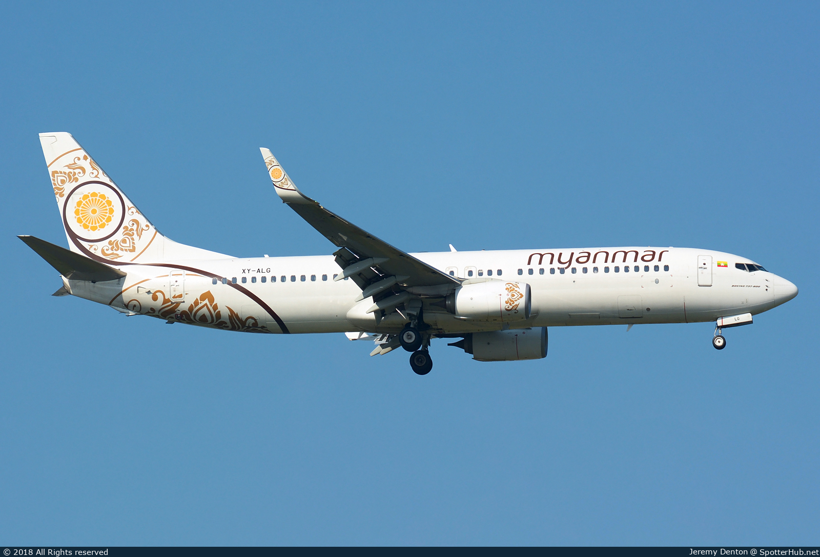 Photo of XY-ALG - Boeing 737-86N operated by Myanmar National Airlines
