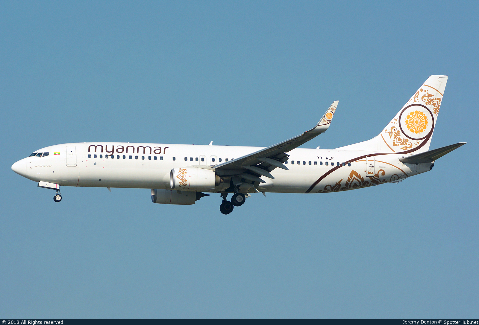 Photo of XY-ALF - Boeing 737-86N operated by Myanmar National Airlines