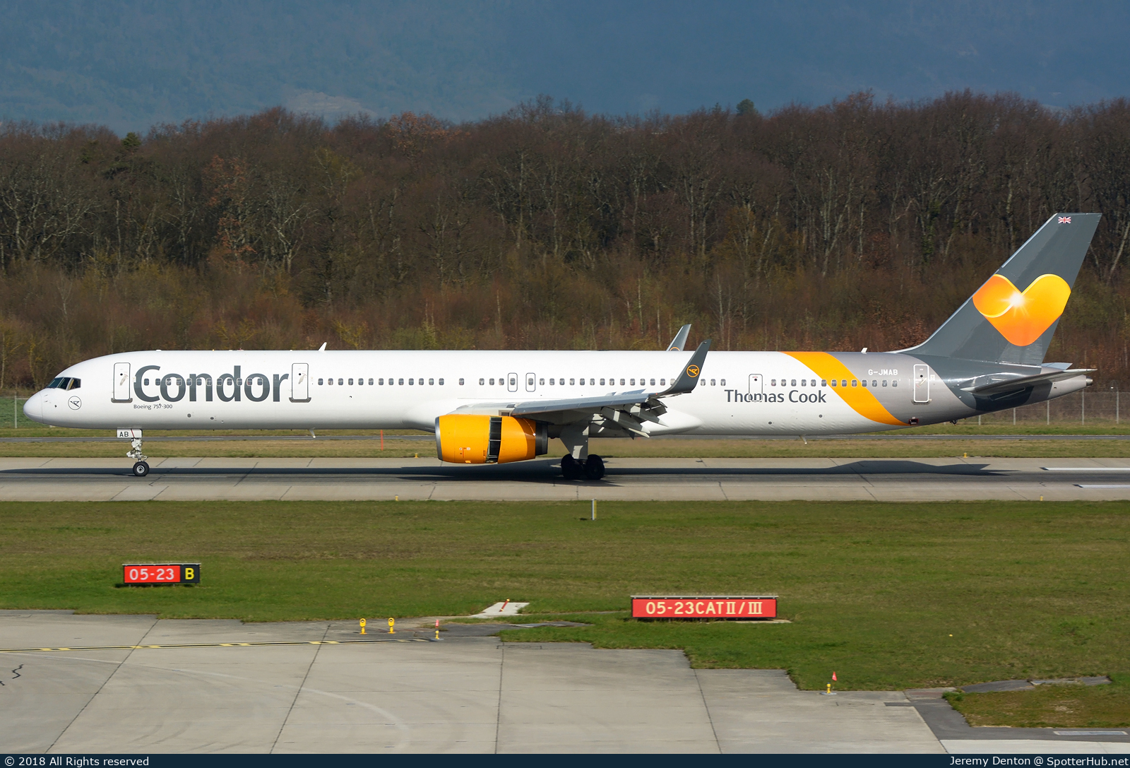 Photo of G-JMAB - Boeing 757-3CQ operated by Thomas Cook Airlines