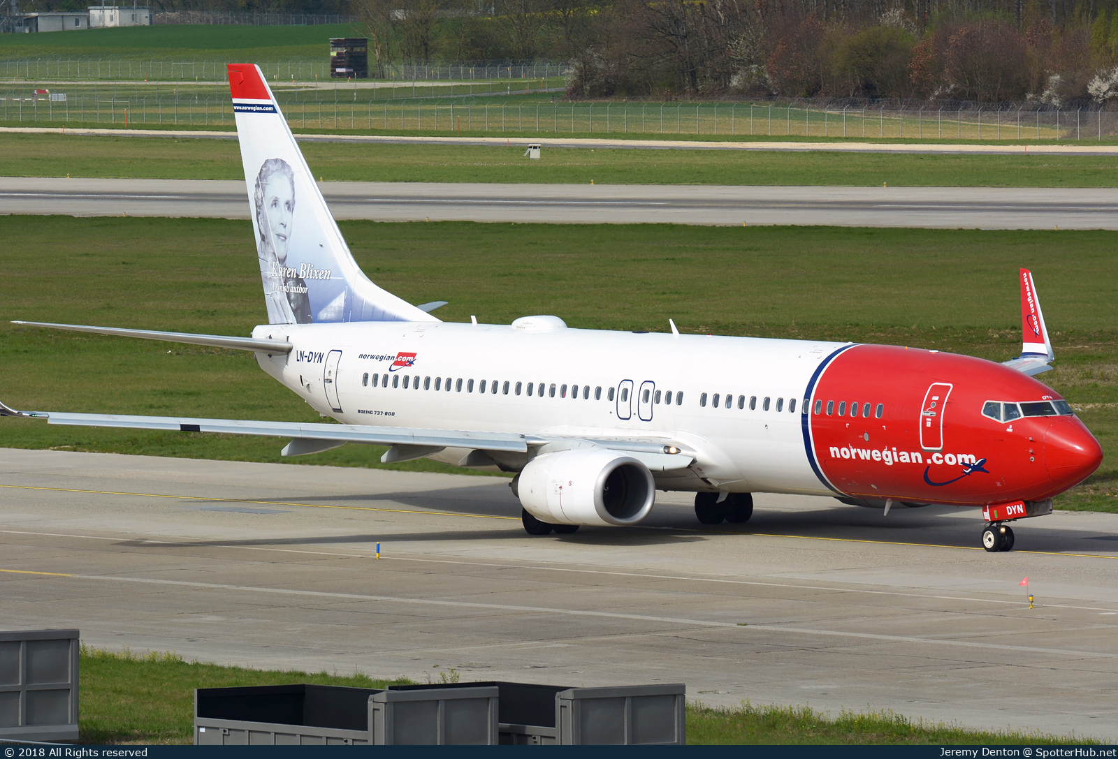 Photo of LN-DYN - Boeing 737-8JP operated by Norwegian Air Shuttle