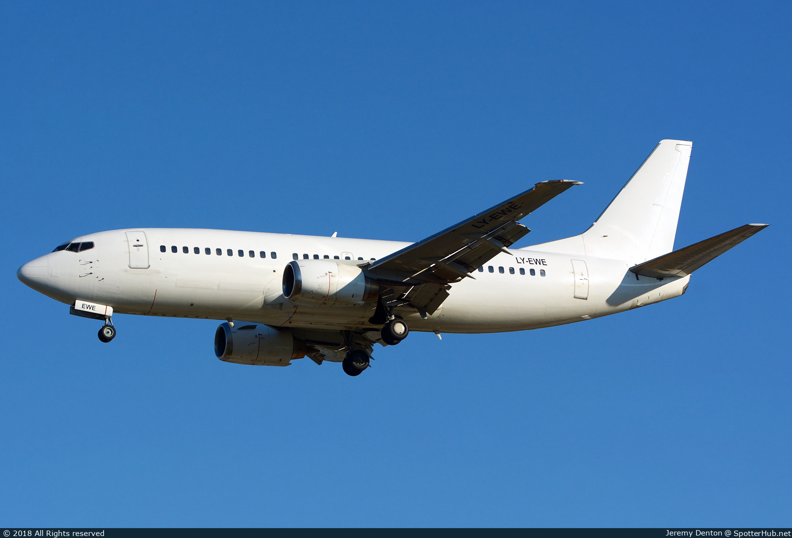 Photo of LY-EWE - Boeing 737-33R operated by GetJet Airlines