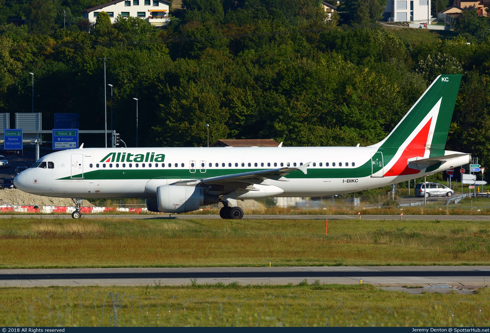 Photo of I-BIKC - Airbus A320-214 operated by Alitalia