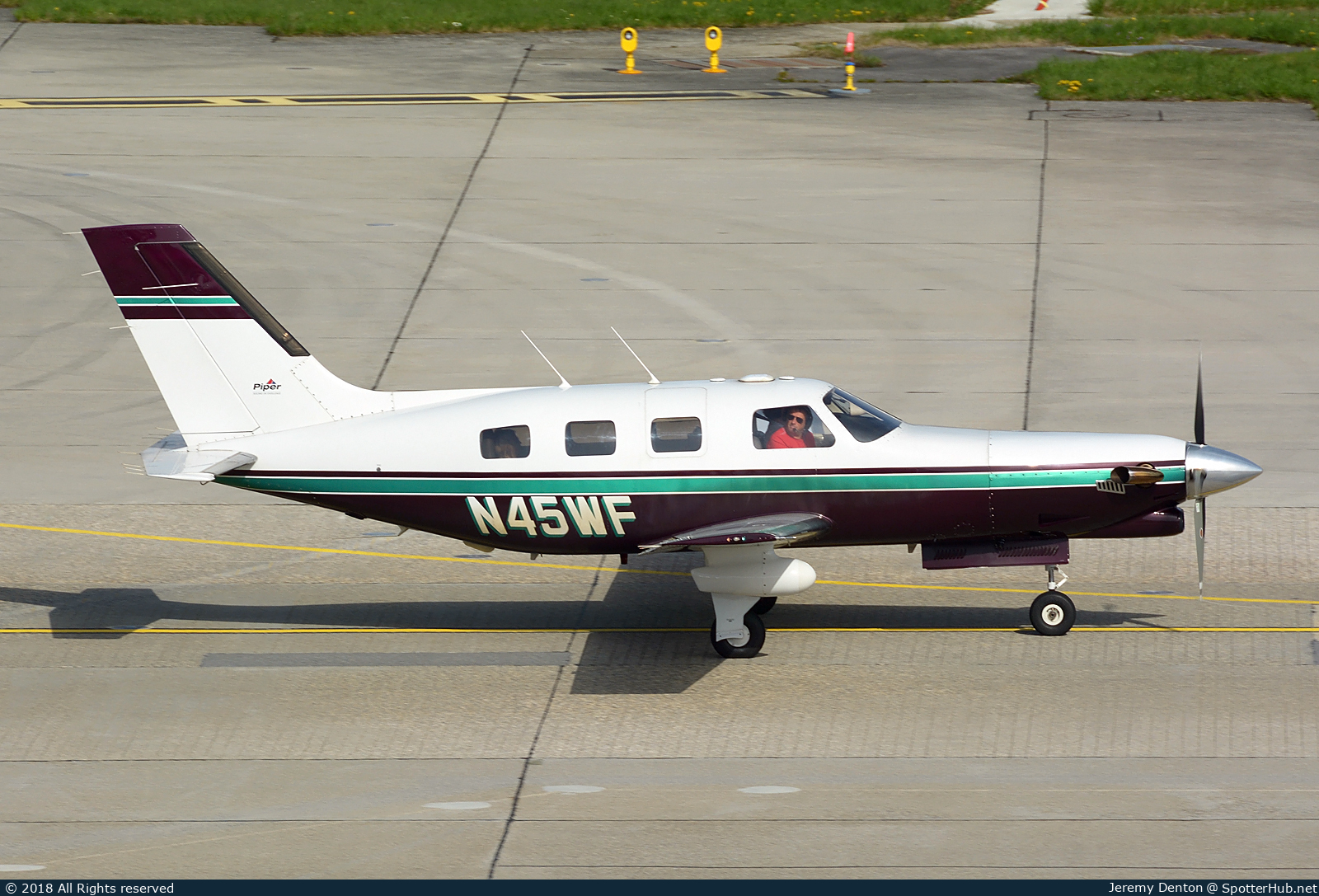 Photo of N45WF - Piper PA-46-350P Malibu Mirage operated by Private