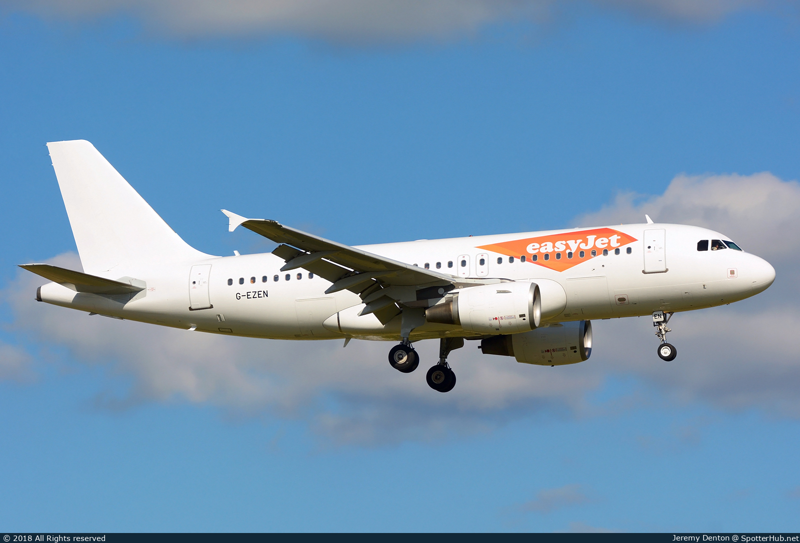 Photo of G-EZEN - Airbus A319-111 operated by easyJet