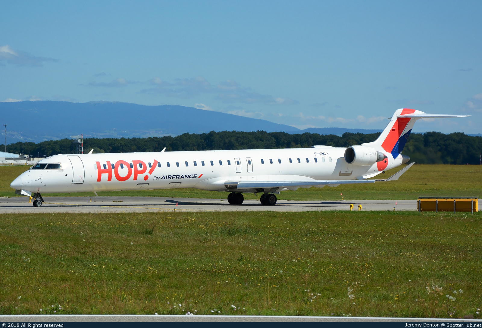 Photo of F-HMLL - Bombardier CRJ-1000EL operated by Air France (opb Brit Air)