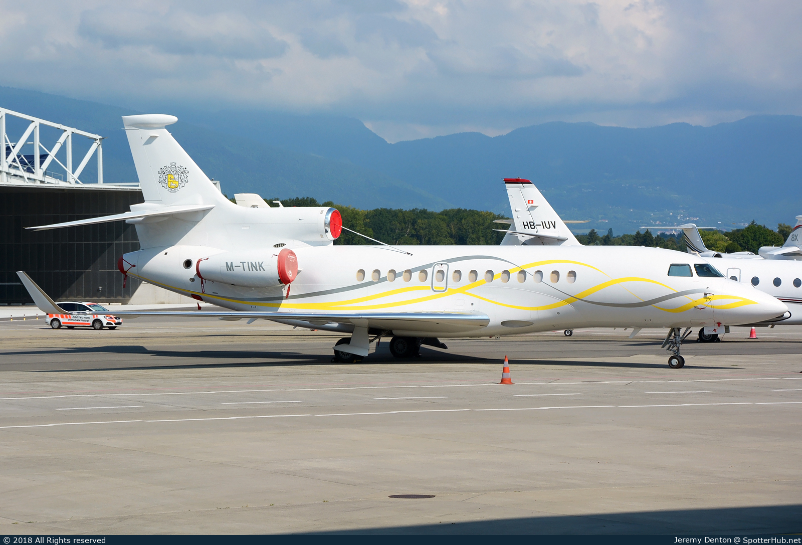 Photo of M-TINK - Dassault Falcon 7X operated by TAG Aviation UK