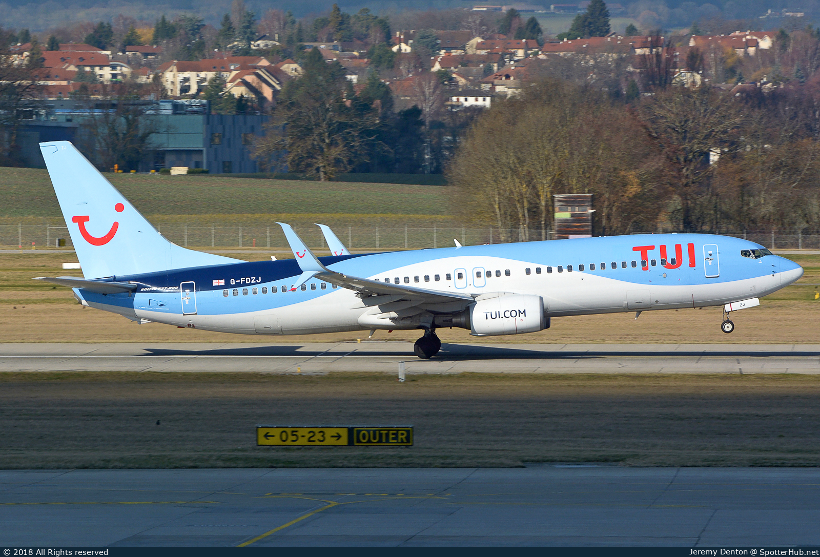 Photo of G-FDZJ - Boeing 737-8K5 operated by TUI Airways