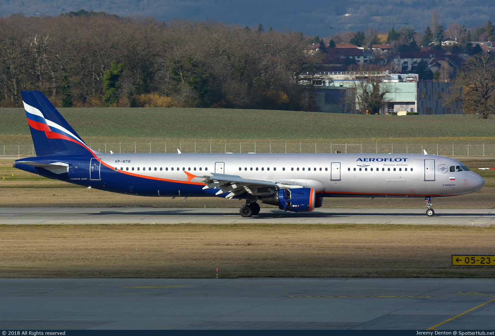 Photo of VP-BTR - Airbus A321-211 operated by Aeroflot