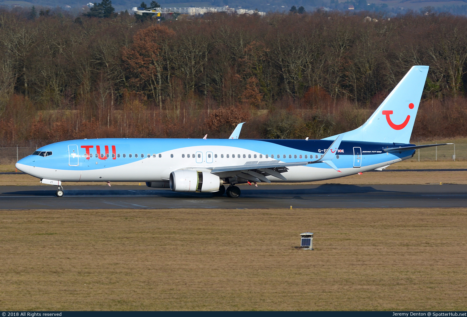 Photo of G-FDZT - Boeing 737-8K5 operated by TUI Airways