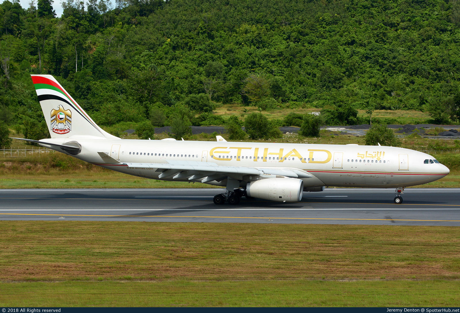 Photo of A6-EYU - Airbus A330-243 operated by Etihad Airways