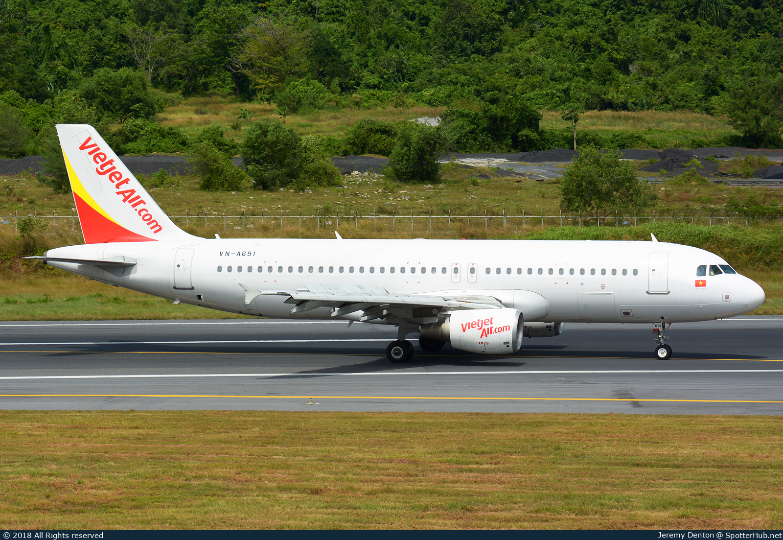 Photo of VN-A691 - Airbus A320-214 operated by VietJet Air