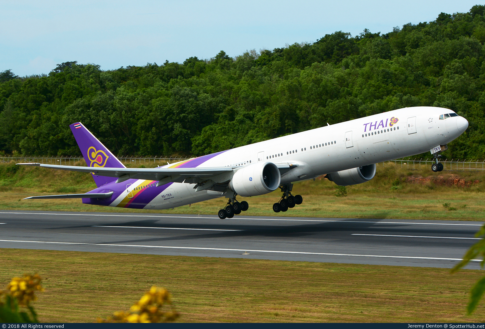 Photo of HS-TKV - Boeing 777-3D7(ER) operated by Thai Airways International