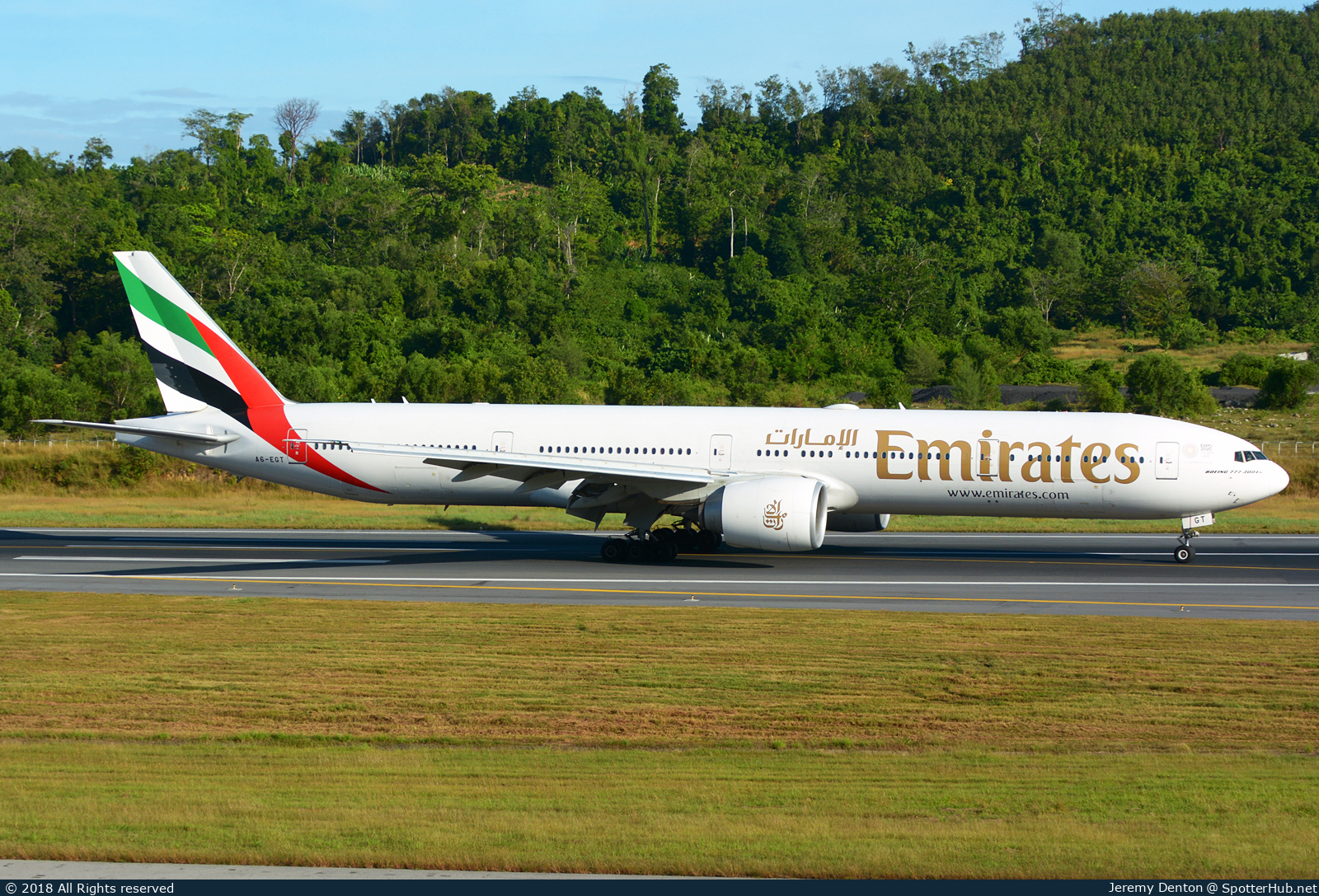 Photo of A6-EGT - Boeing 777-31H(ER) operated by Emirates