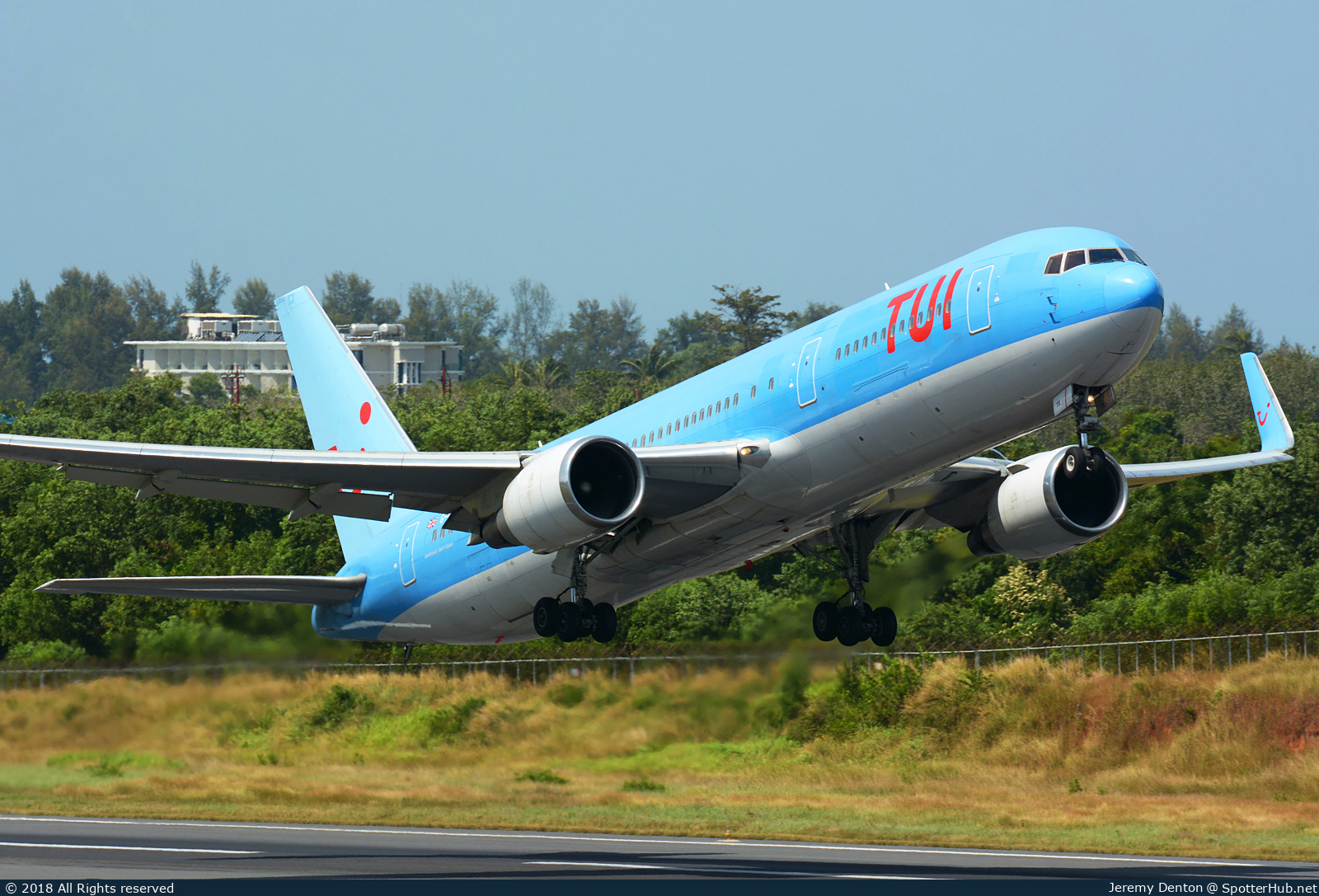 Photo of G-OBYK - Boeing 767-38A(ER) operated by TUI Airways