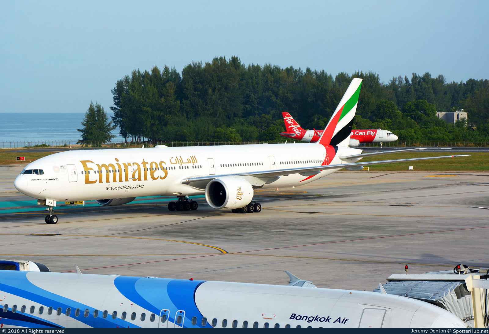 Photo of A6-EPN - Boeing 777-31H(ER) operated by Emirates
