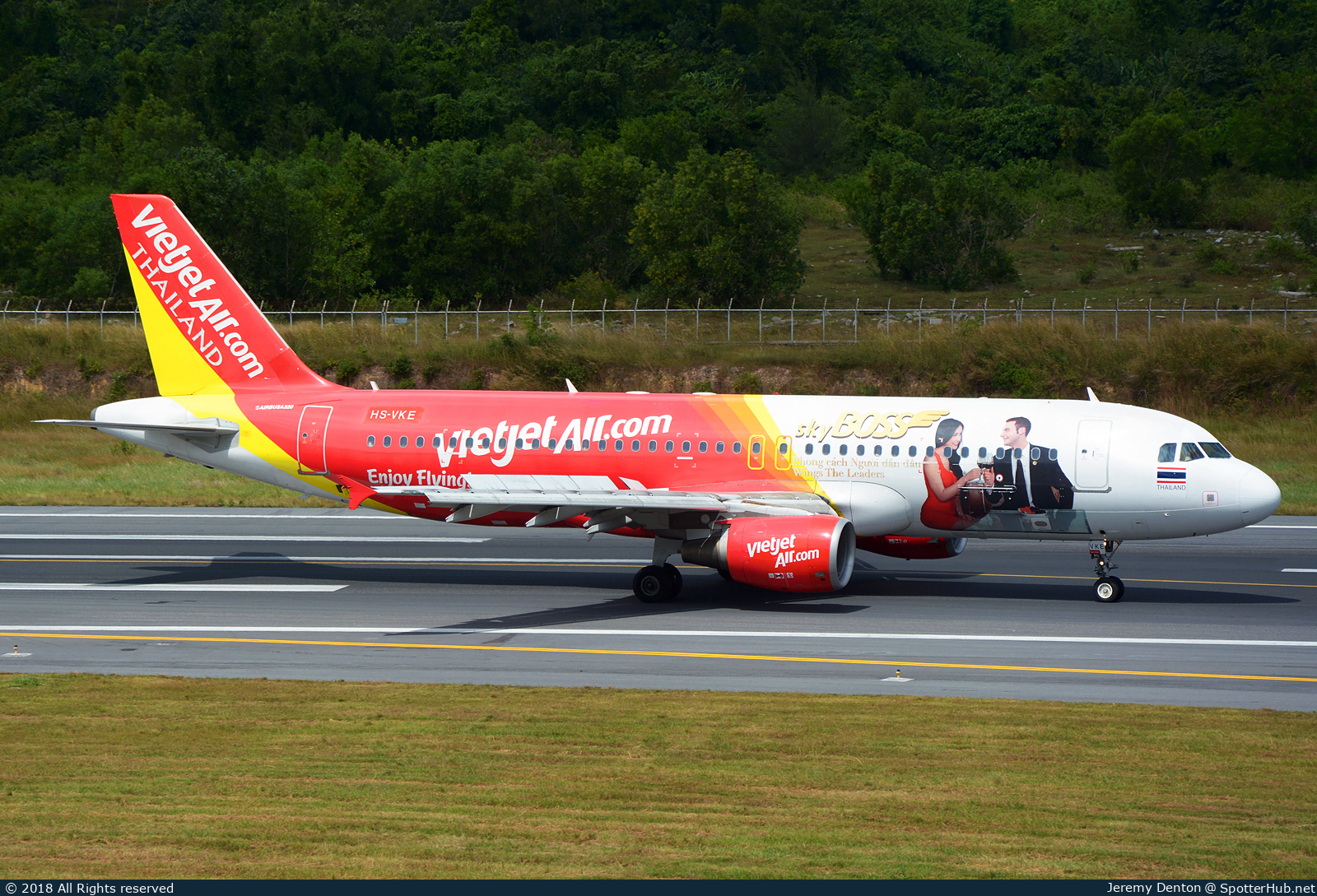 Photo of HS-VKE - Airbus A320-214 operated by Thai VietJet Air