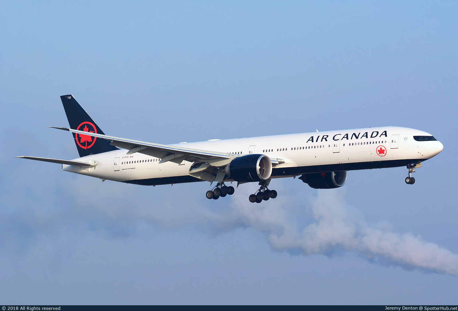 Photo of C-FITU - Boeing 777-333(ER) operated by Air Canada