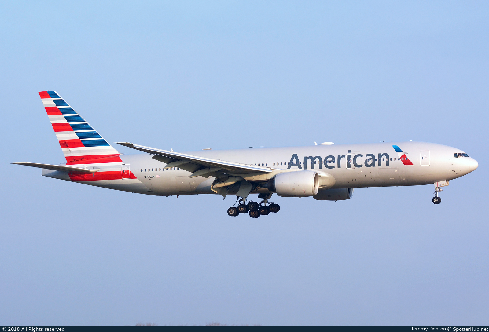 Photo of N755AN - Boeing 777-223(ER) operated by American Airlines