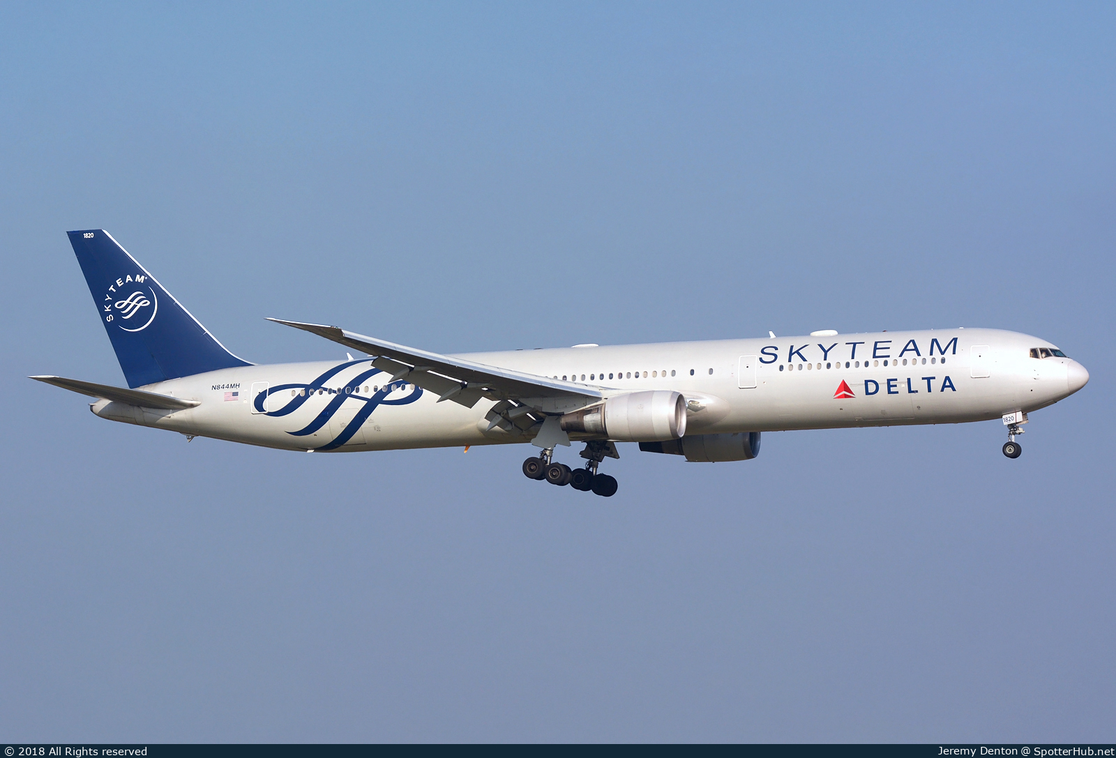 Photo of N844MH - Boeing 767-432(ER) operated by Delta Air Lines
