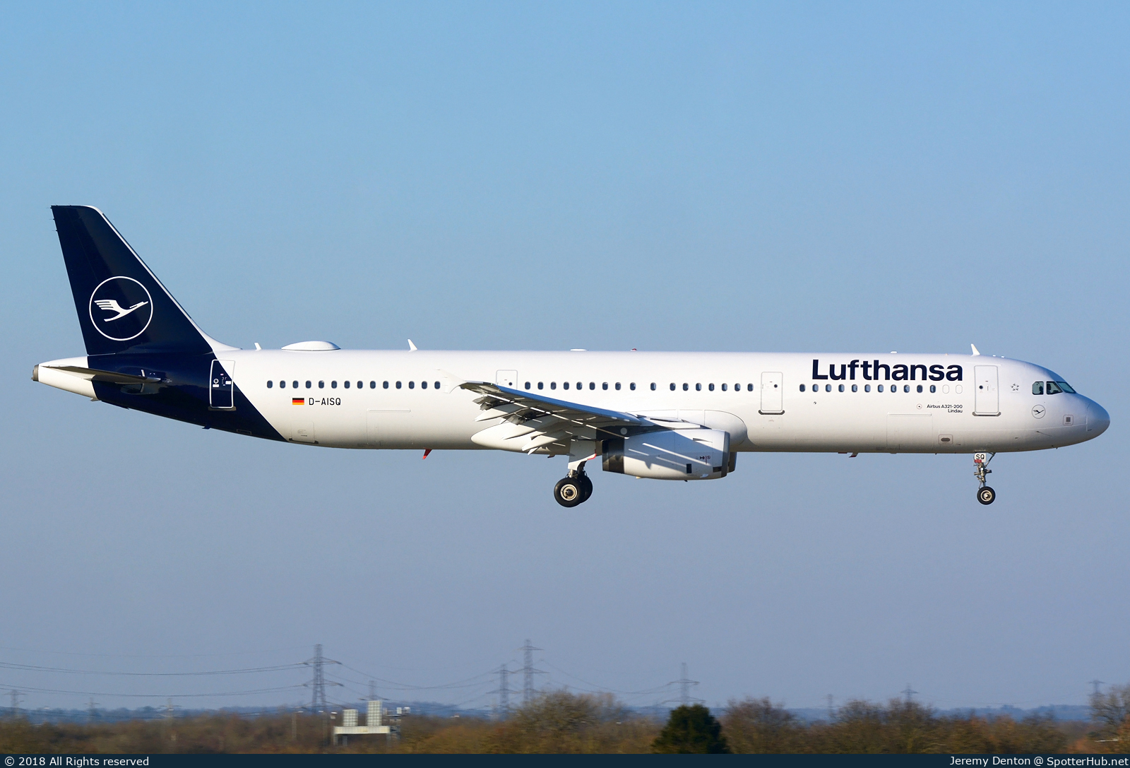 Photo of D-AISQ - Airbus A321-231 operated by Lufthansa