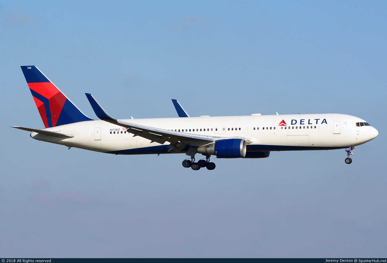 Photo of N173DZ - Boeing 767-332(ER) operated by Delta Air Lines