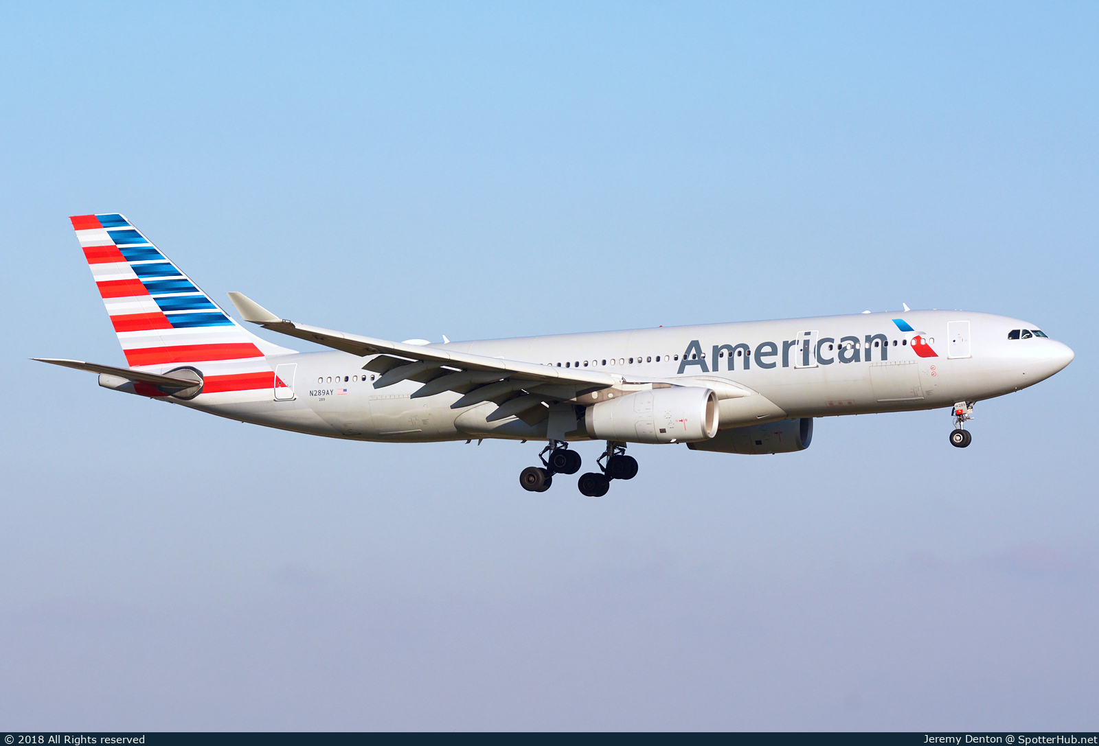 Photo of N289AY - Airbus A330-243 operated by American Airlines
